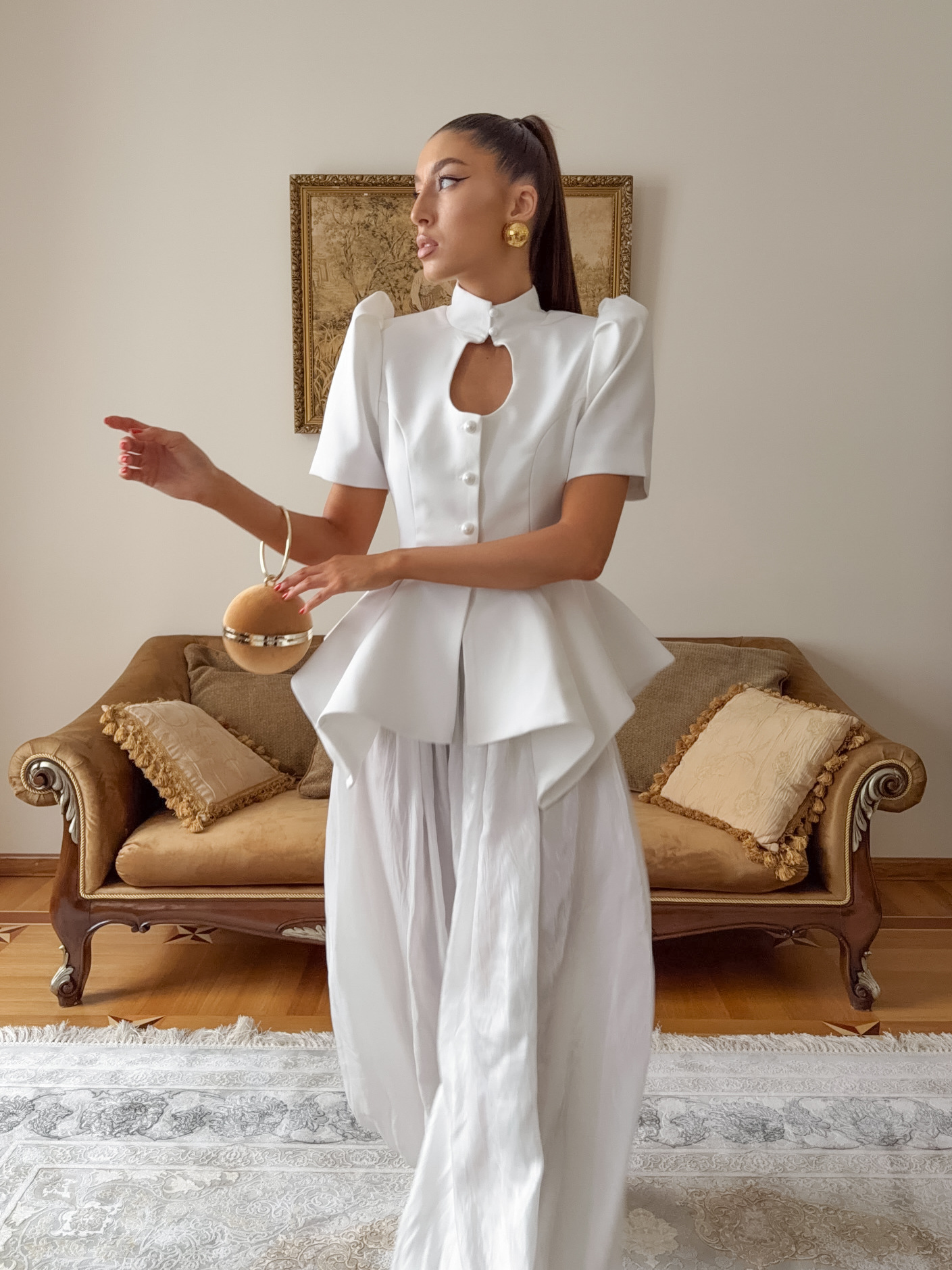 Stand-collar puff-sleeve blouse
