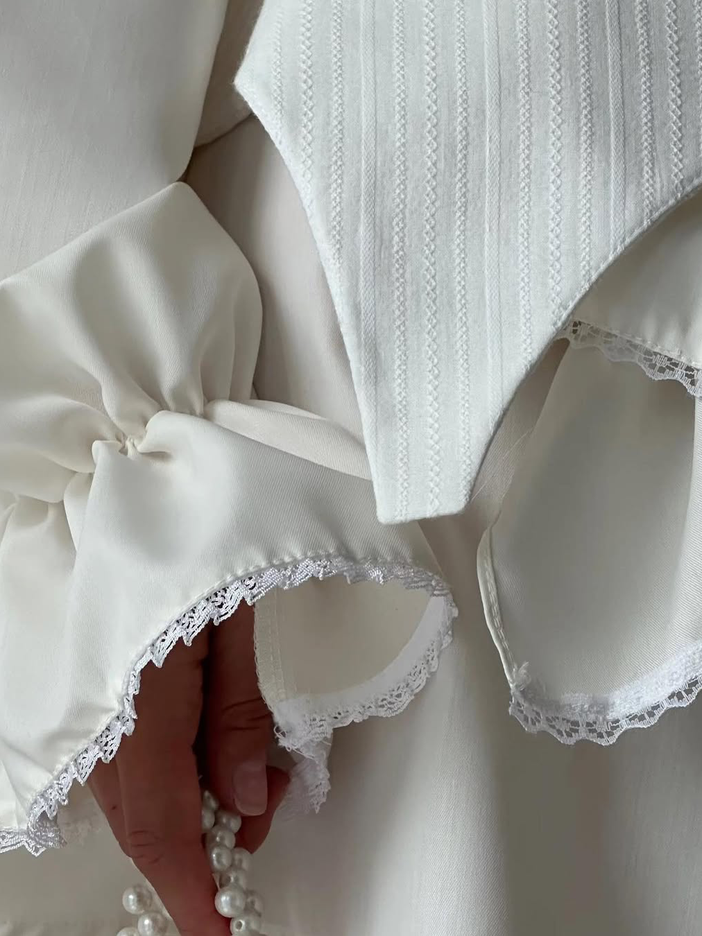 Ruffled shirt dress with waist belt