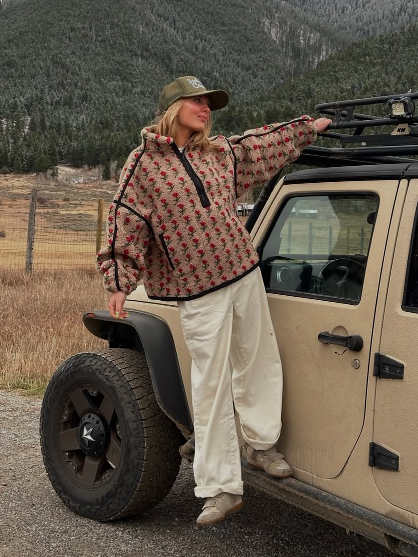 Solid-color high-neck wool vest