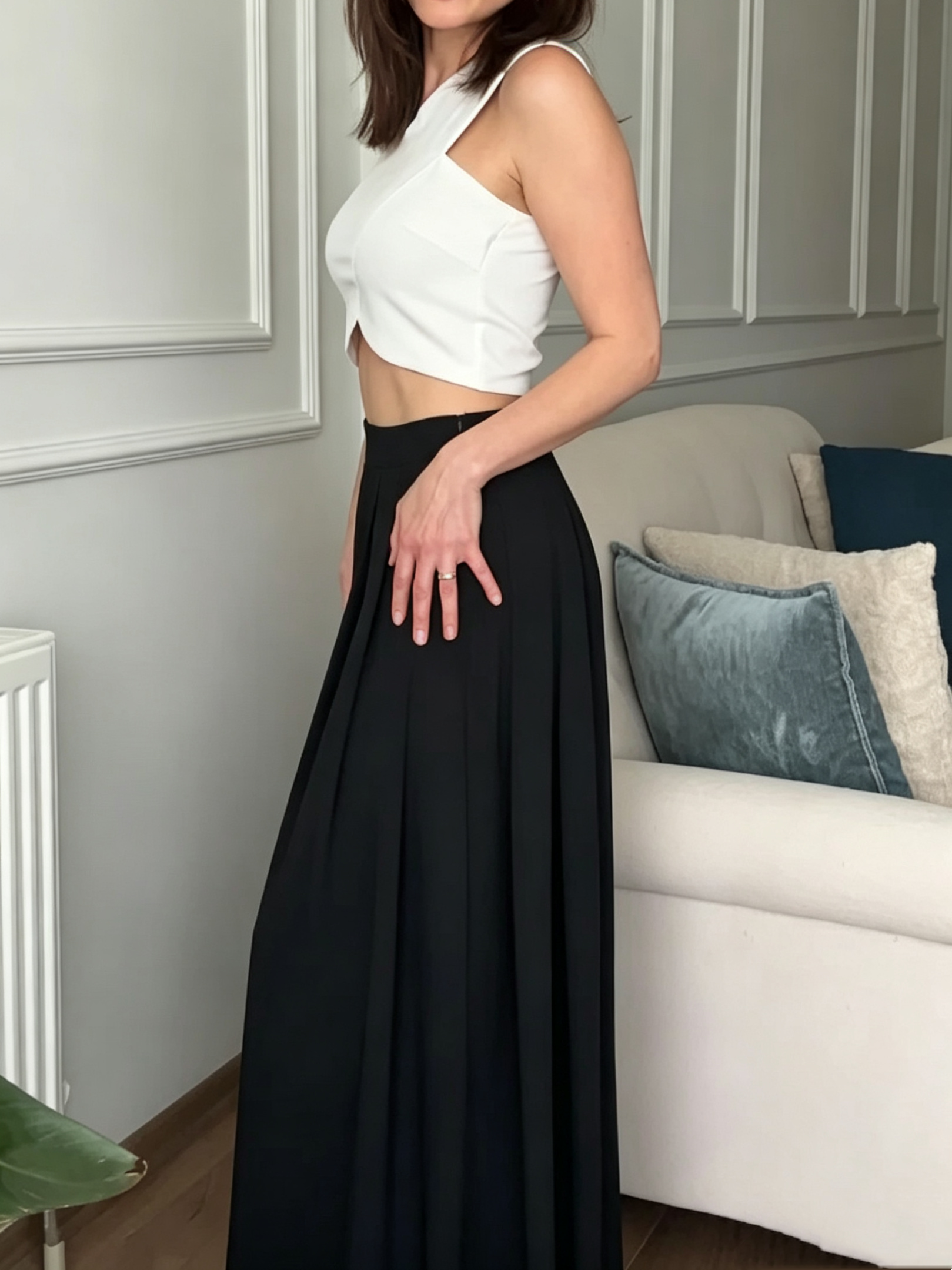 High-waisted pleated baggy pants