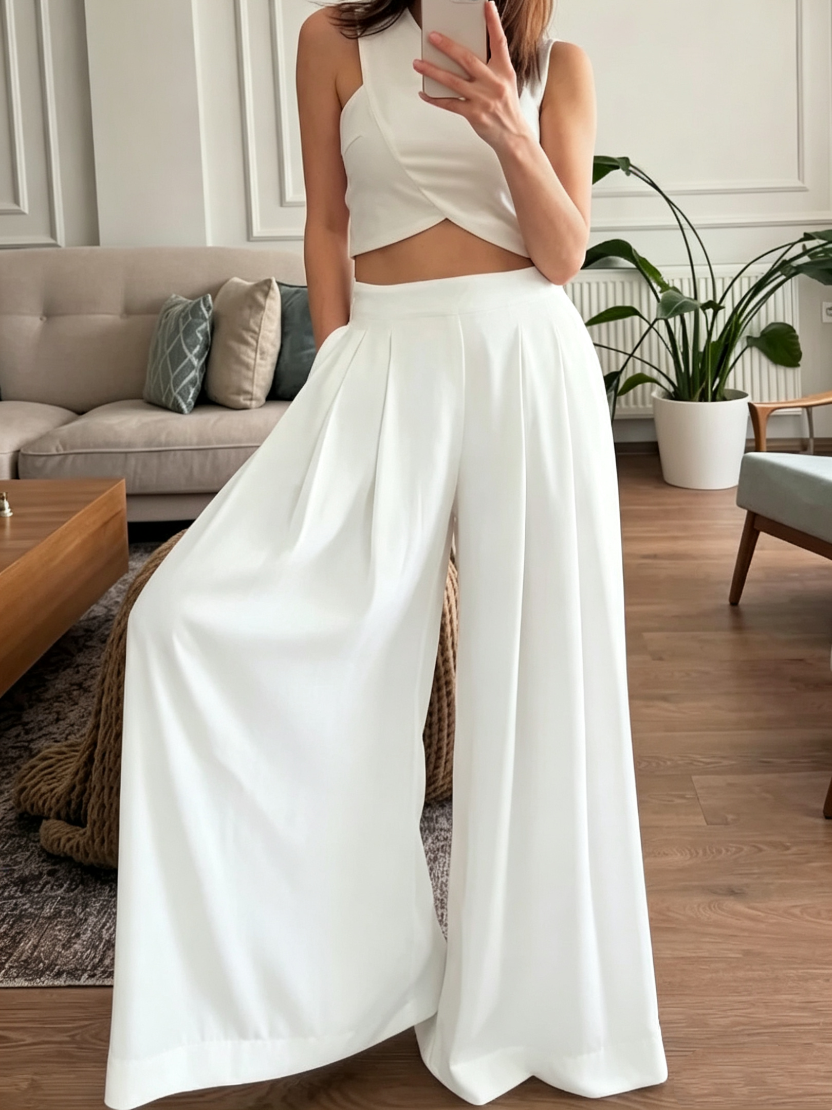 High-waisted pleated baggy pants
