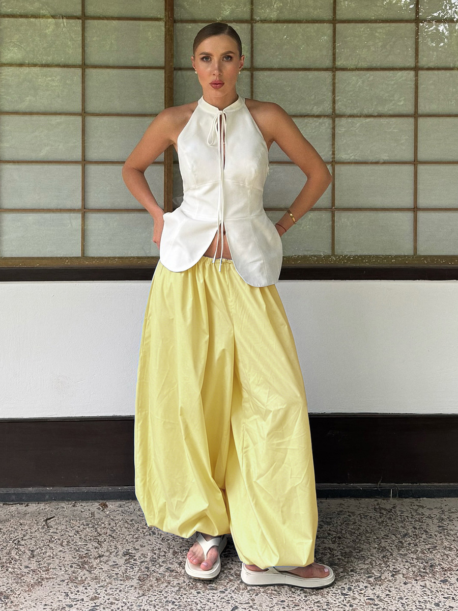 Loose-fitting baggy pants