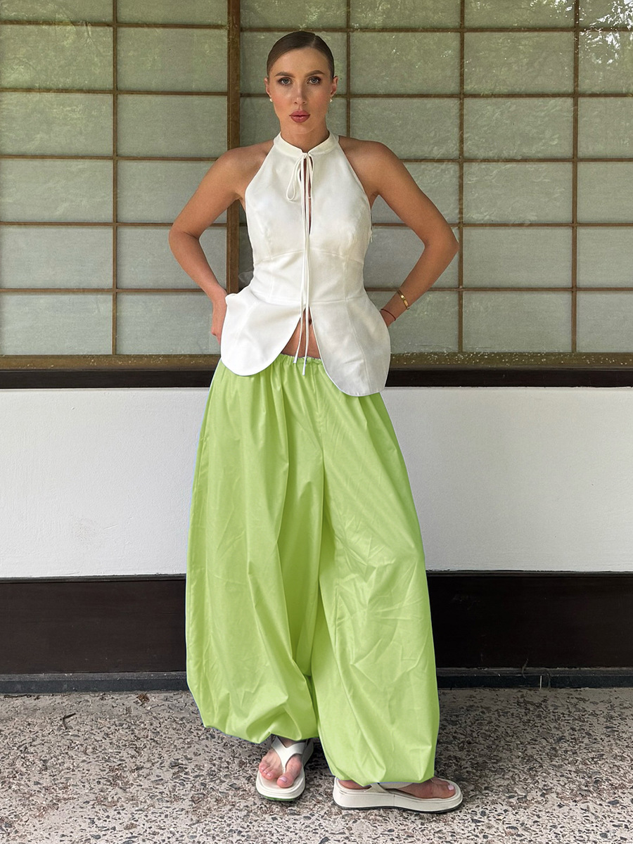 Loose-fitting baggy pants