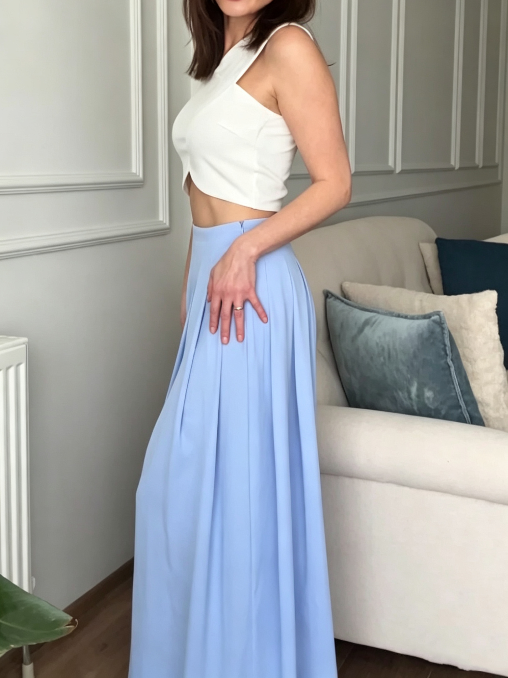 High-waisted pleated baggy pants