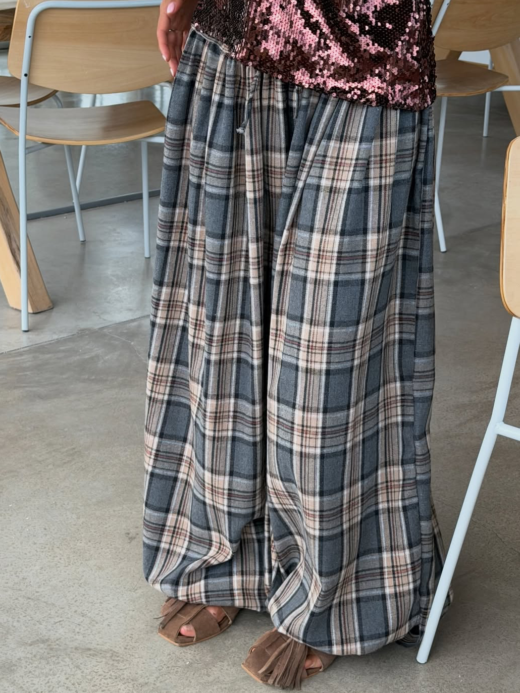 Checkered loose-fit baggy pants