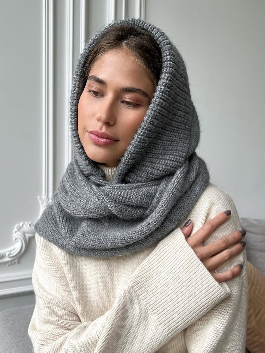 Semi-enclosed Scarf