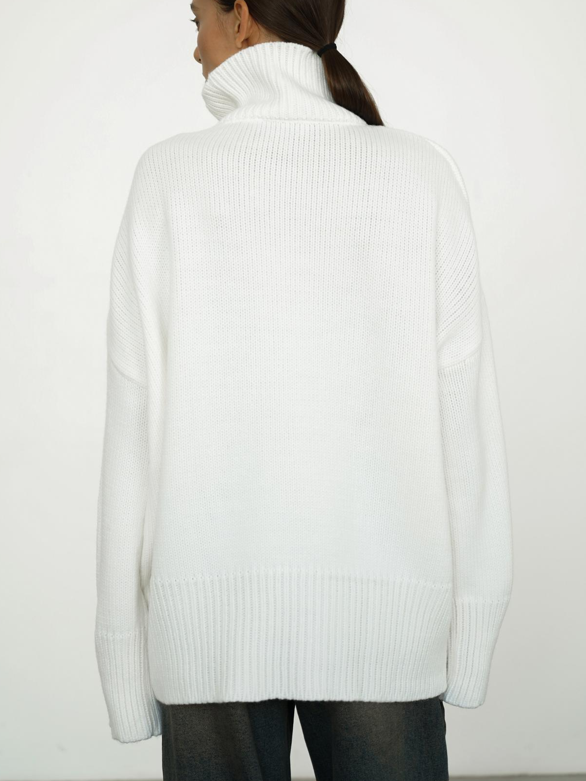 Minimalist Basic Turtleneck Sweater