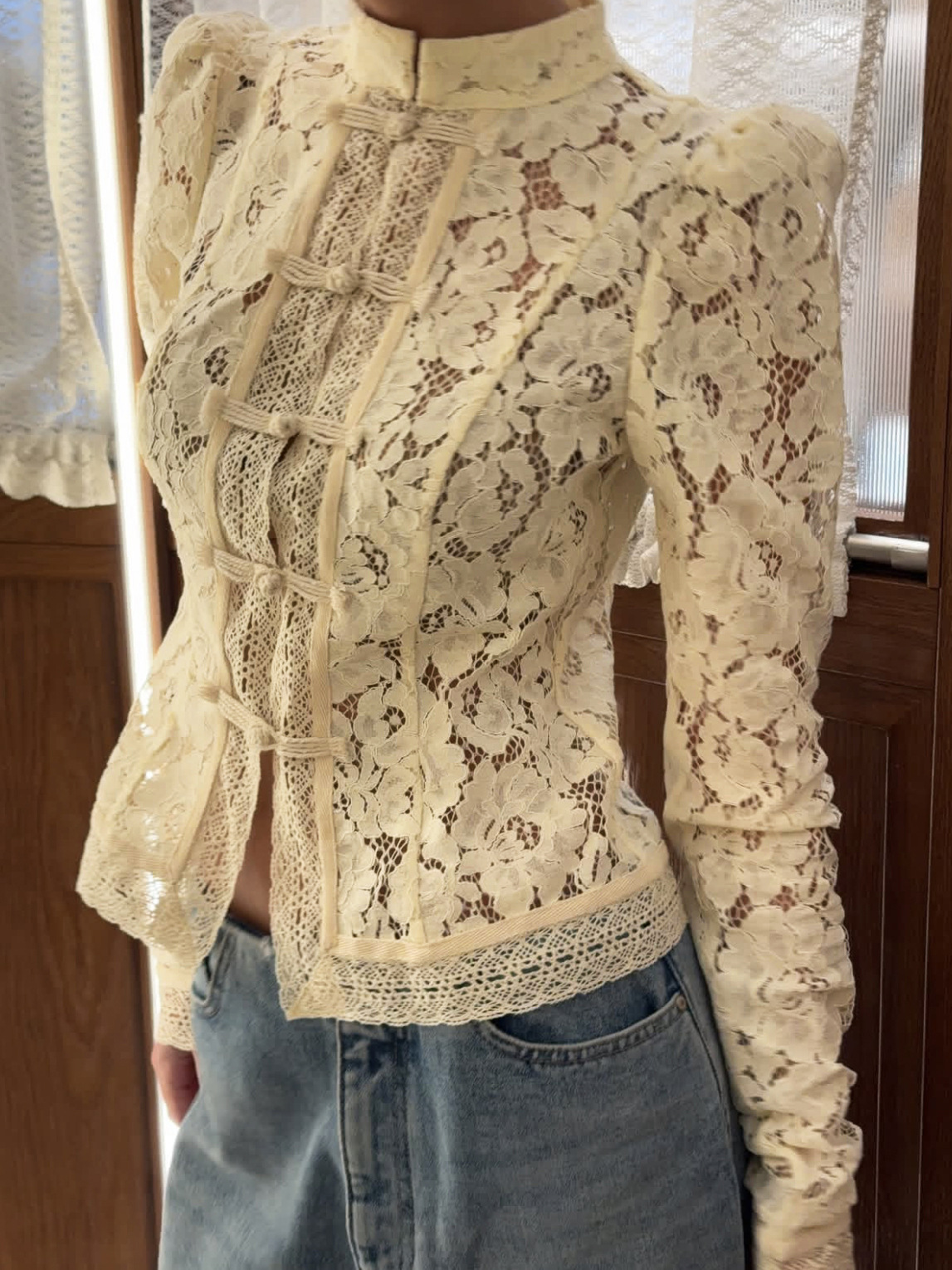 Lace-trimmed fitted blouse