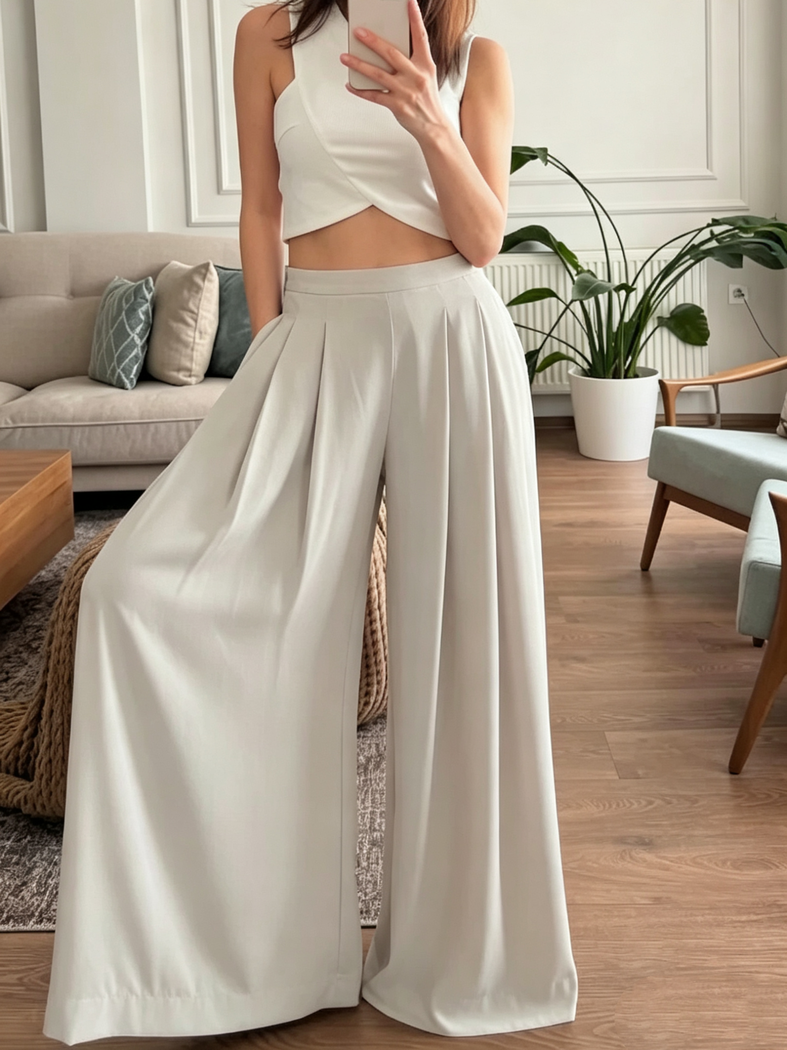 High-waisted pleated baggy pants