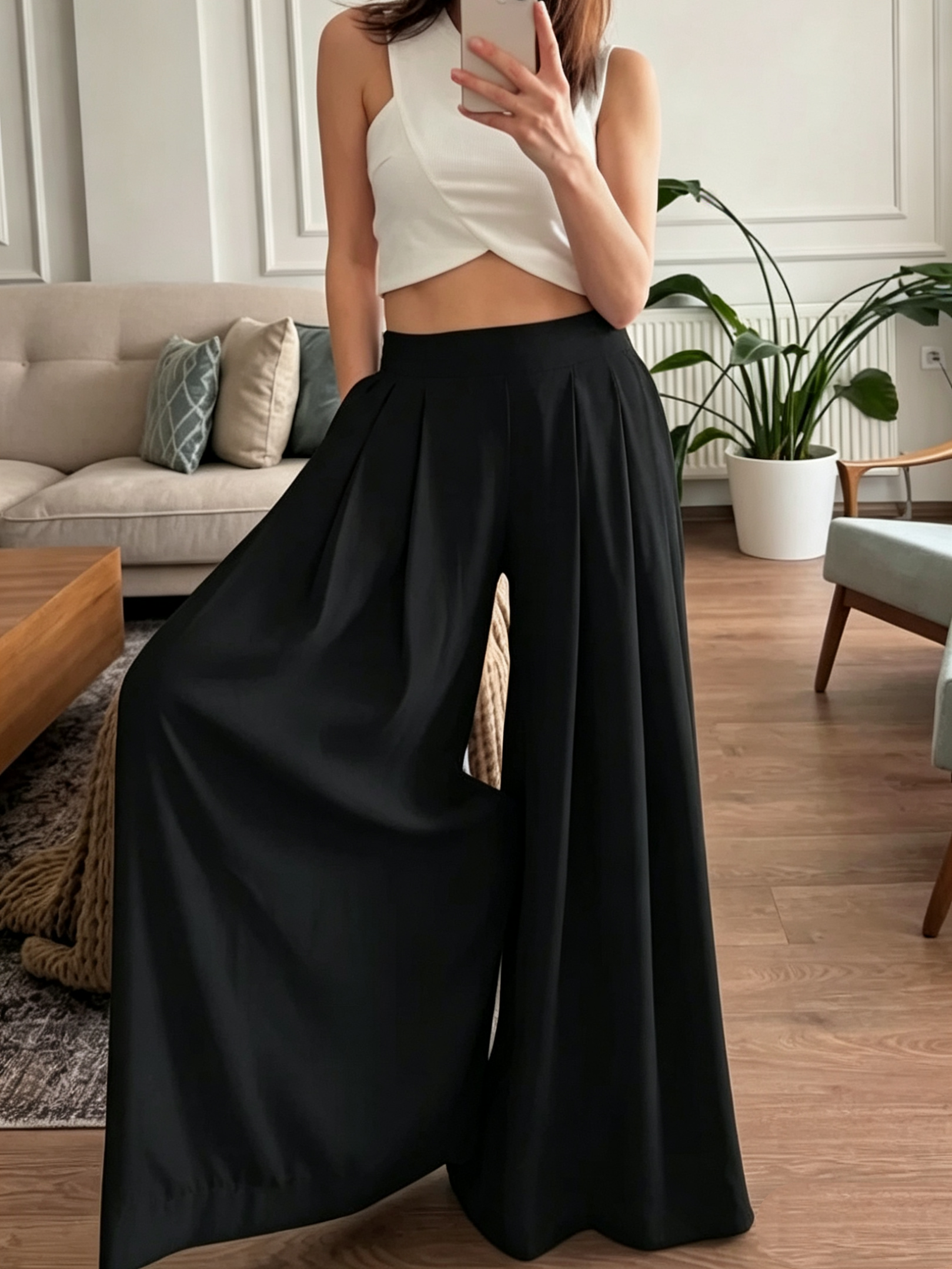 High-waisted pleated baggy pants