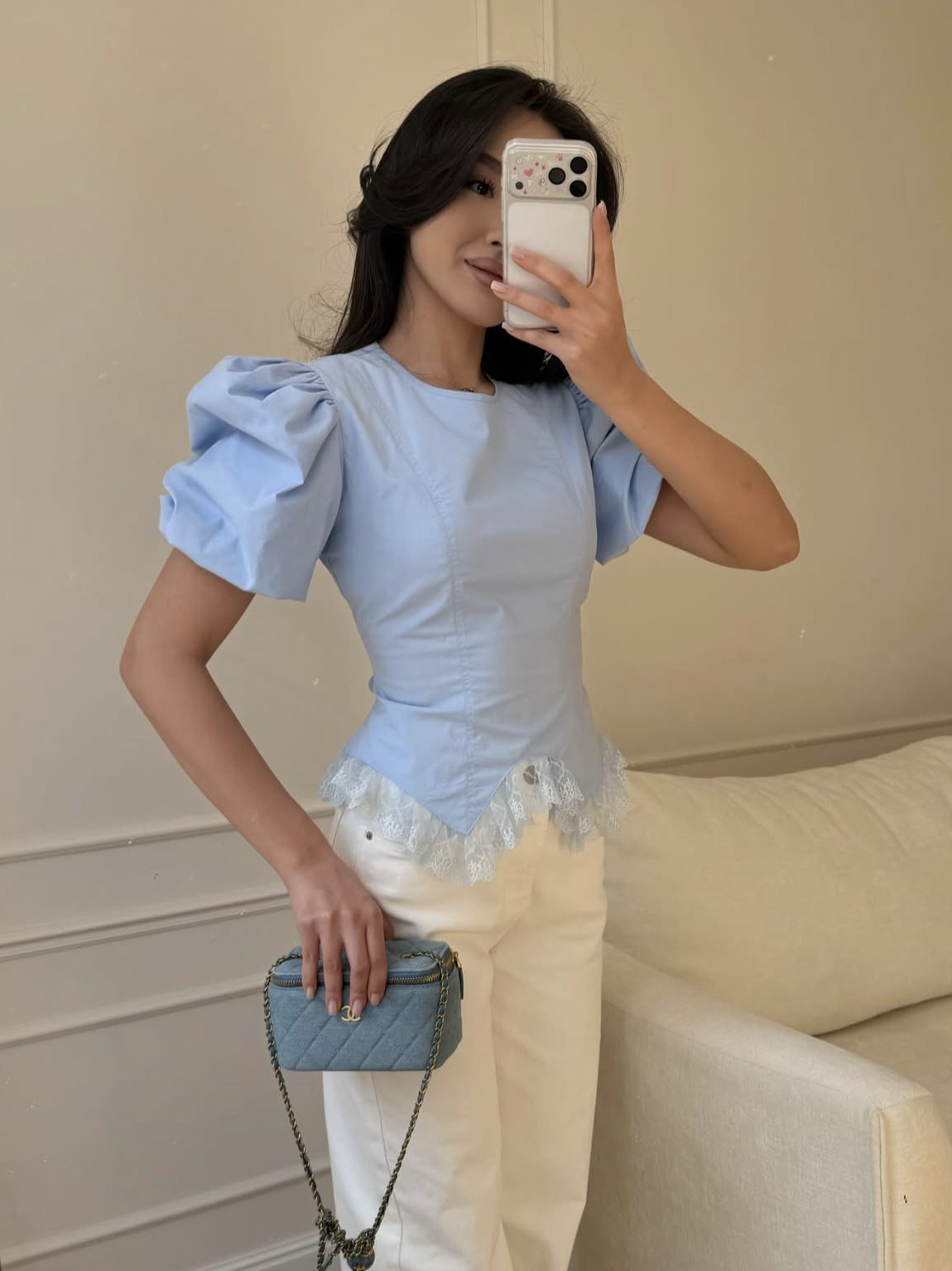 Lace-paneled fitted puff top