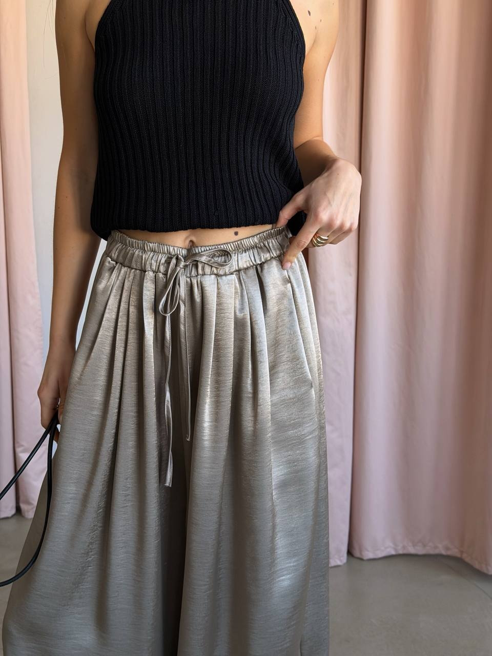 Solid-color satin pants