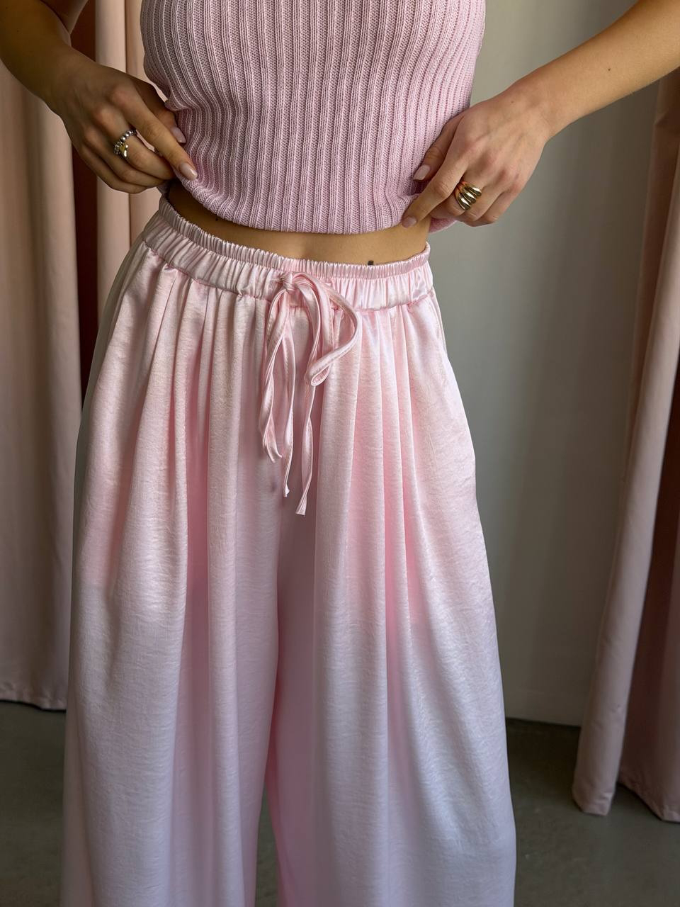 Solid-color satin pants