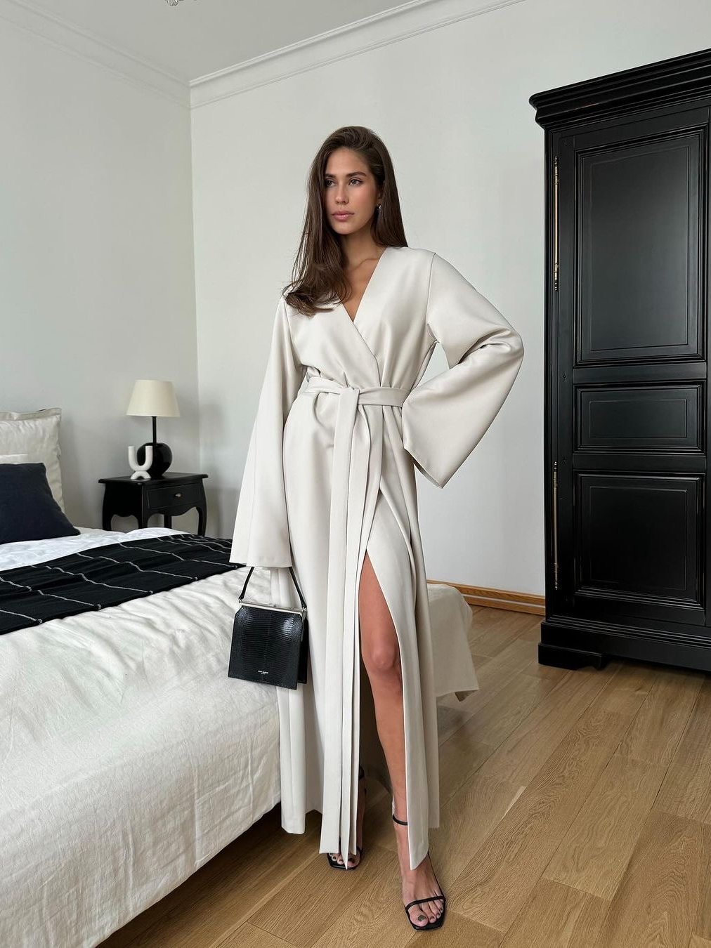 Slit-front long-sleeved tie-back dress
