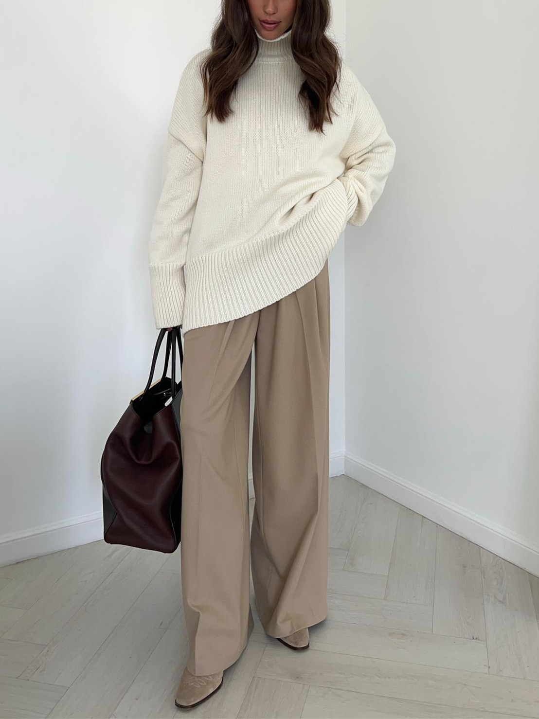 Minimalist Basic Turtleneck Sweater