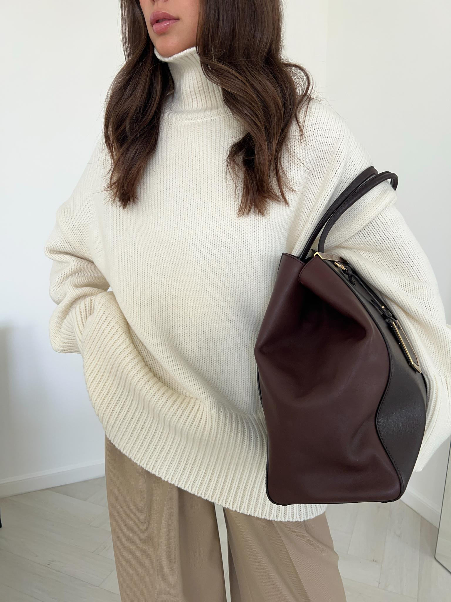 Minimalist Basic Turtleneck Sweater