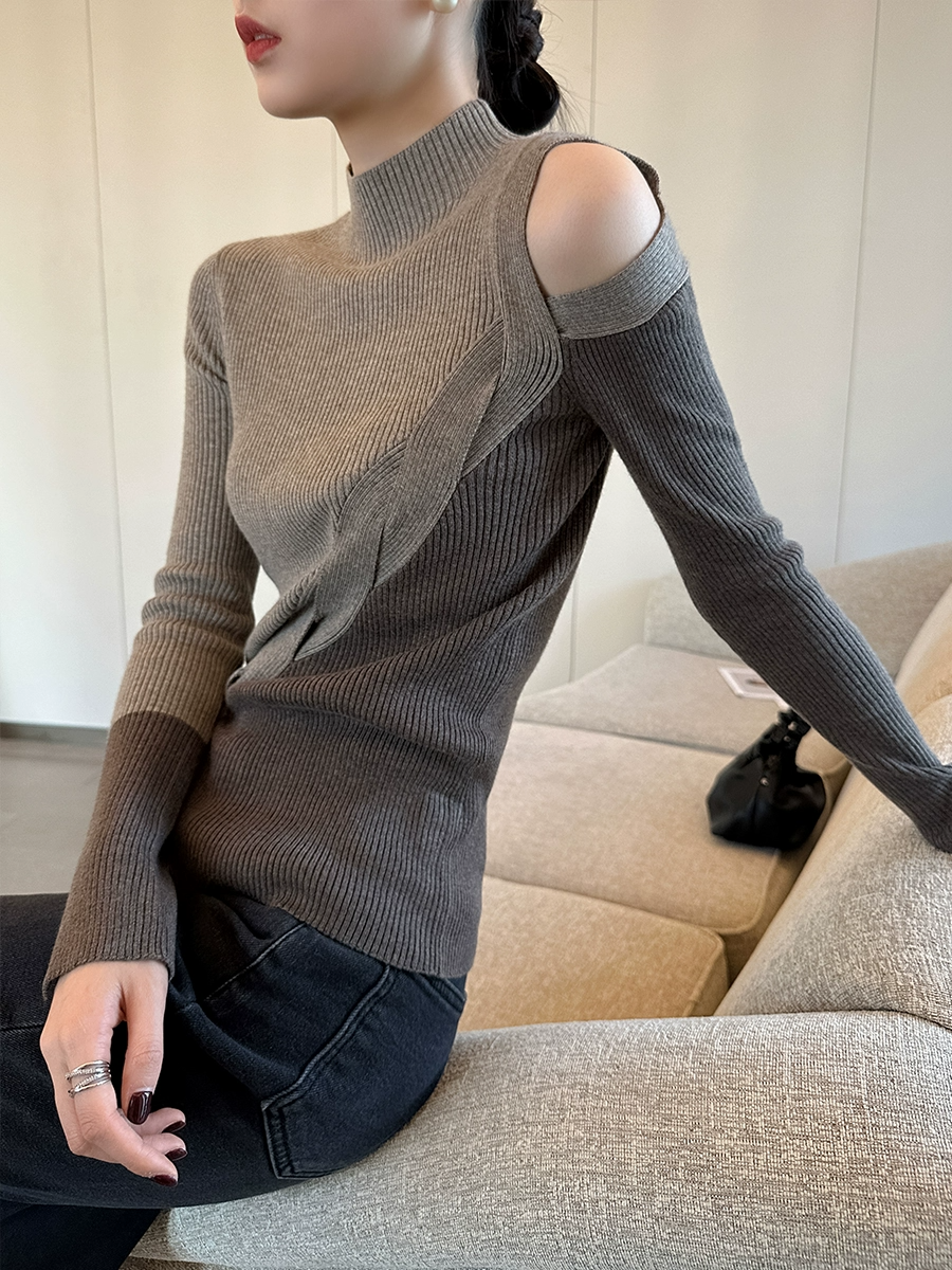 Colorblocked Turtleneck Knit Top