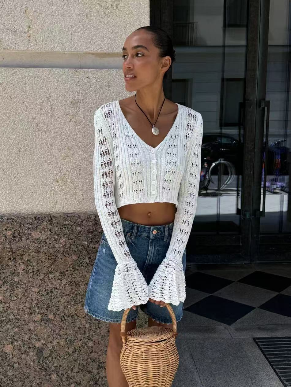 V-neck solid color short knit top