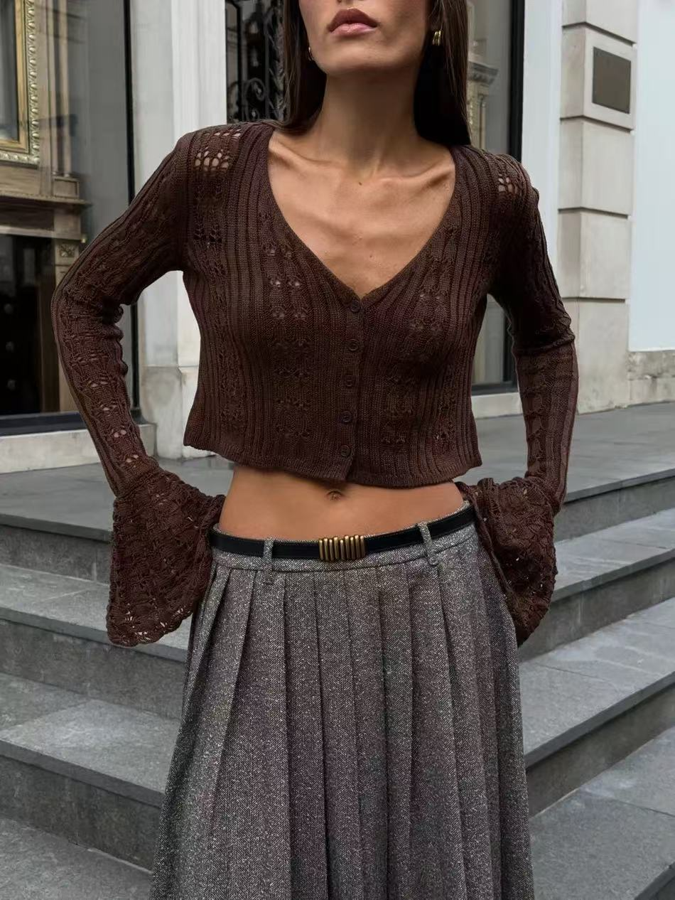 V-neck solid color short knit top