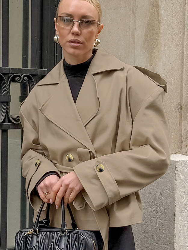 Loose-fitting drawstring trench coat