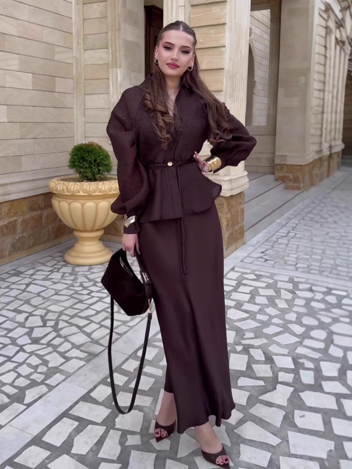 V-neck high-waisted skirt set