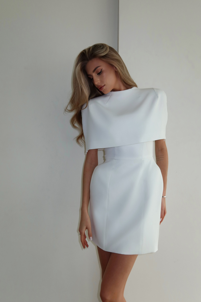 Vestido largo de satén con abertura 