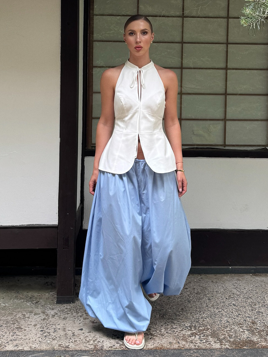Loose-fitting baggy pants